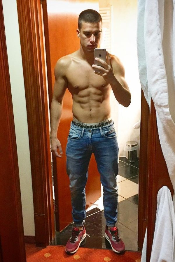 Mec chaud pour plan cul direct sur Arles rencontre-Minet-Arles