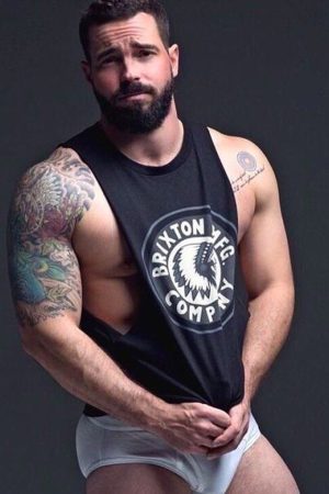 Je bande comme un taureau ce soir! Nolan - rencontre-Minet-Lourdes