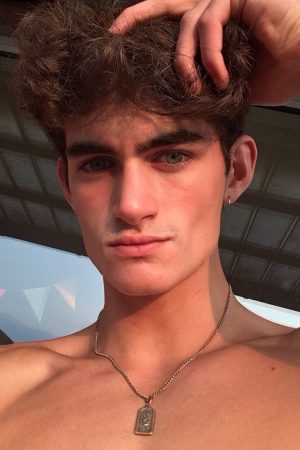 Des soirées un peu trop tranquilles Léo - rencontre-Daddy-Colombes