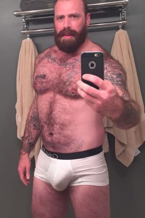 Si ta peau vaut mieux que ton costume 🌿 Clément - rencontre-Gay-Besançon