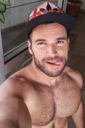 Yvan 33 ans – Discret mais pas réservé Yvan - rencontre-Daddy-Rueil-Malmaison