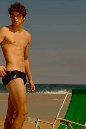 Je m’ennuie sur mon canapé en jogging Dorian - rencontre-Minet-Cannes