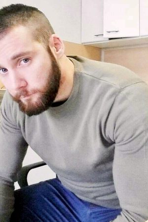 Dis-moi d’urgence si t’es chaud Edgard - rencontre-Gay-Quimper