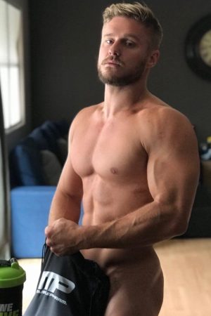 Putain j’ai besoin de me vider ce soir Romain - rencontre-Minet-Clermont-Ferrand