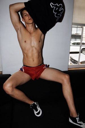 Je cherche un mec pour baiser Romain - rencontre-Gay-Fontenay-sous-Bois
