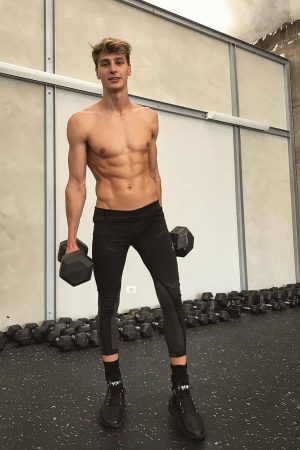 Chaleur discrète pour un mec sympa Aldric - rencontre-Gay-Grenoble